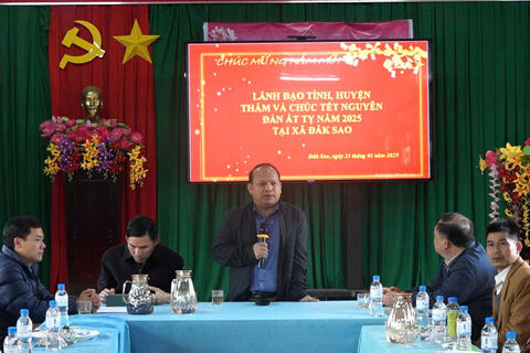 Lãnh đạo tỉnh, huyện thăm chúc tết, tặng quà nhân dịp Tết Nguyên đán Ất Tỵ năm 2025.